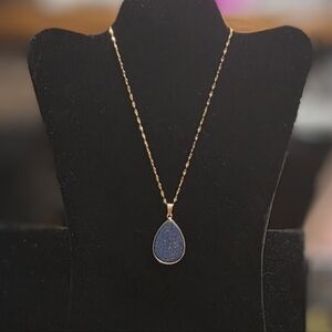 NWOT Natural Lapis Lazuli Gold Plated Pendant Necklace